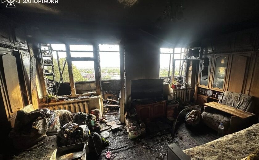 У Запоріжжі під час пожежі надзвичайники врятували літню жінку