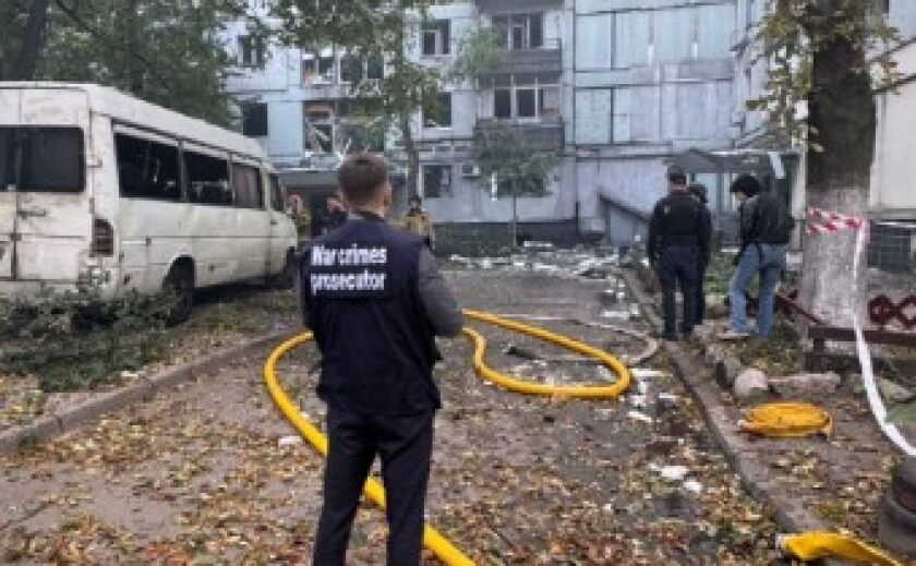 Масована атака ворога на Дніпропетровщину: один загиблий, 26 поранених: прокурори фіксують наслідки обстрілу