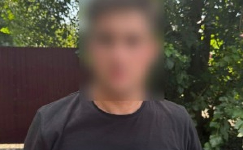 У Дніпрі 22-річний чоловік підпалив автівку на СТО