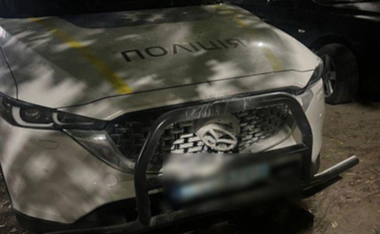 Підпалив службовий автомобіль поліції: правоохоронці Дніпра затримали підозрюваного