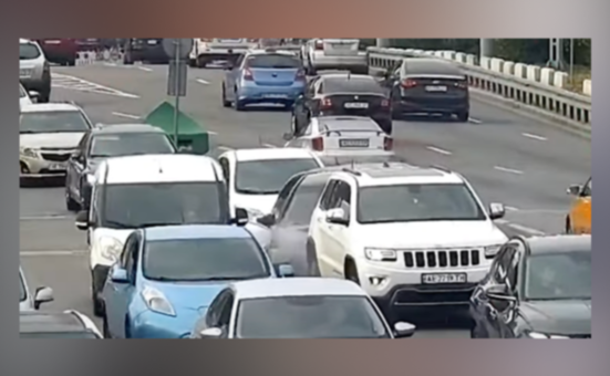 У Дніпрі на Новому мосту зіштовхнулись чотири автівки: подробиці ДТП