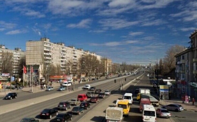 У Дніпрі перекриватимуть проспект Слобожанський через монтаж надземного переходу