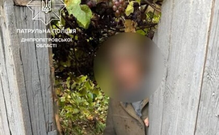 У Дніпрі працівники патрульної поліції допомогли жінці, яка загубилася, повернутися додому
