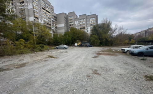 У Дніпрі прокуратура домоглася демонтажу незаконної автостоянки та повернула землю громаді