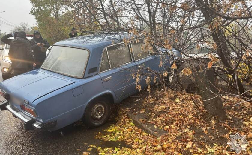 Водій, позбавлений права керування, скоїв ДТП: у Дніпрі патрульні притягнули чоловіка до відповідальності