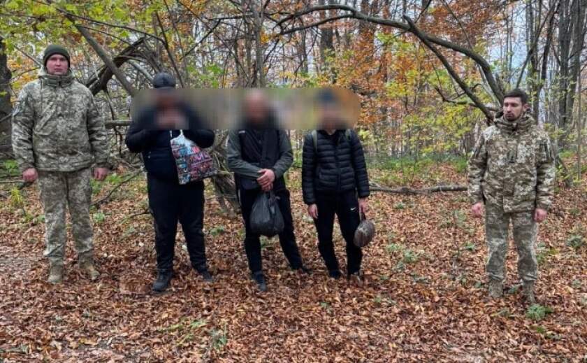 У Карпатах затримали трьох мешканців Дніпропетровщини, які йшли до Словаччини
