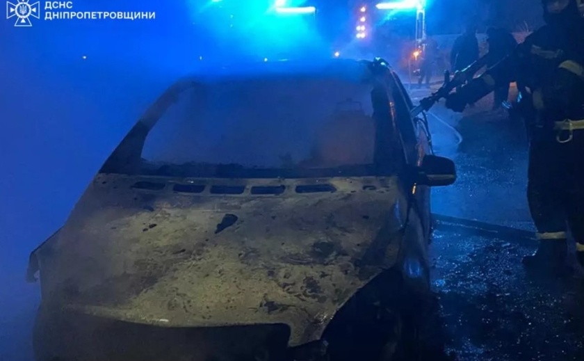 У Дніпрі горів Mercedes