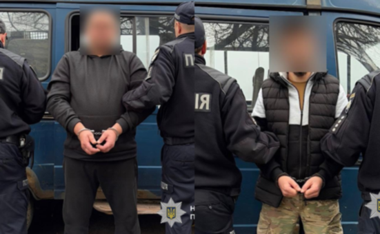 У Дніпрі затримали групу чоловіків, підозрюваних у незаконному заволодінні автомобілем
