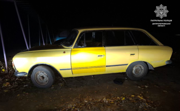 У Дніпрі патрульні затримали пʼяного підлітка, який намагався викрасти автомобіль