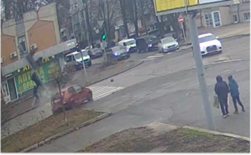 Поля після зіткнення з Audi Chevrolet зніс світлофор: подробиці ДТП на проспекті Поля у Дніпрі