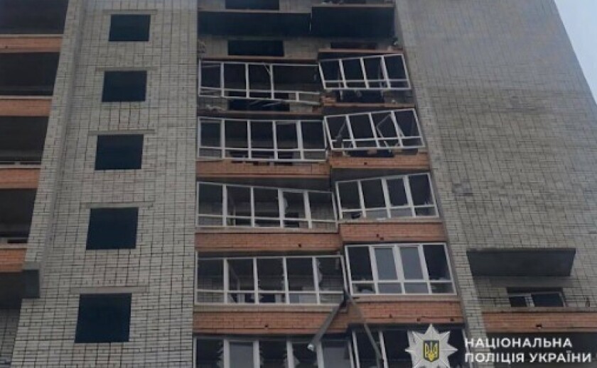 Поліція документує наслідки ворожих атак на Дніпропетровщині: постраждали троє людей, потрощені цивільні обʼєкти