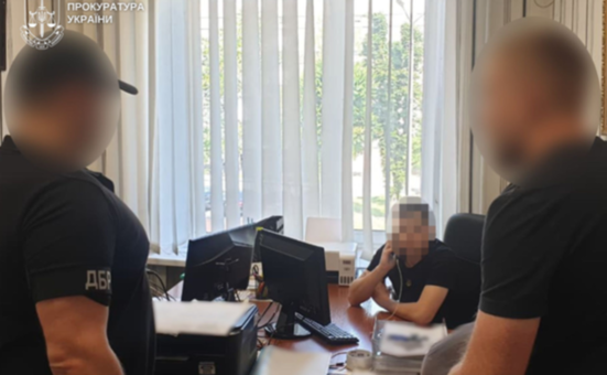 Вилучили з державних баз дані понад 500 ухилянтів: у Дніпрі викрили двох експоліцейських-хабарників