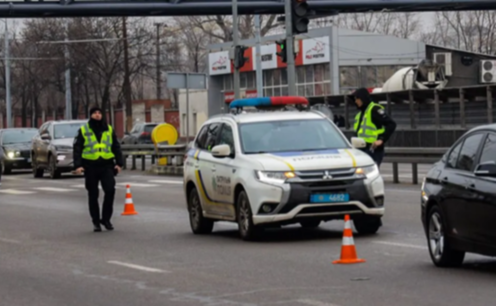 На Слобожанському проспекті у Дніпрі водій BMW збив жінку: потерпіла у лікарні