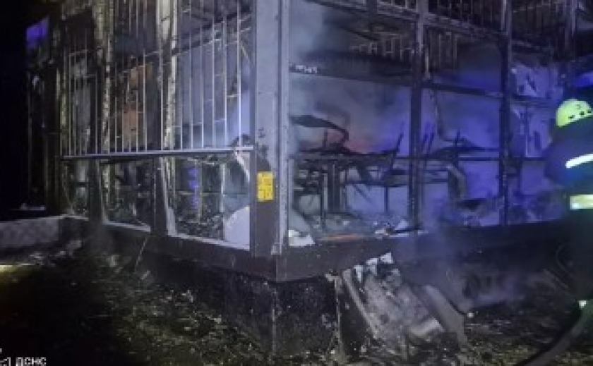 У Дніпрі під час ліквідації пожежі у кафе виявлено тіло чоловіка