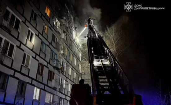 Вогнеборці Дніпра ліквідували пожежу в багатоповерховому будинку
