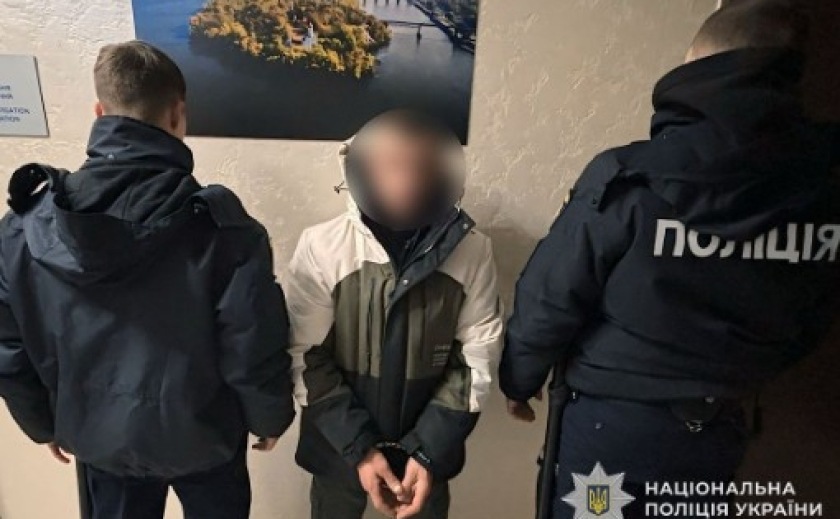 У Дніпрі чоловік спалив автівку: поліція затримала підозрюваного