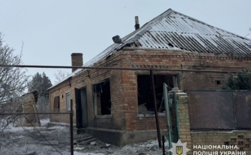 Внаслідок російських обстрілів Дніпропетровщини постраждали двоє людей, серед них дитина: правоохоронці продовжують збір речових доказів