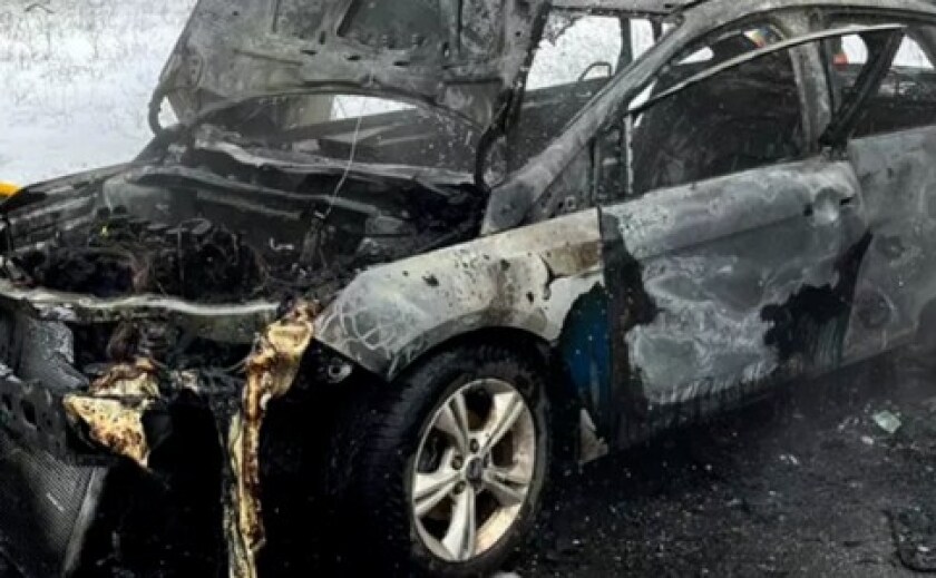 У Дніпрі на зупинці згоріло авто