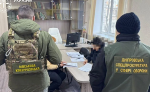Вимагали 10 тисяч доларів за «правильний» діагноз: на Дніпропетровщині затримали голову ВЛК та її підлеглих
