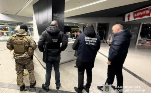 10 тисяч доларів за втечу з країни: у Дніпрі викрили ще одну схему ухилення від мобілізації