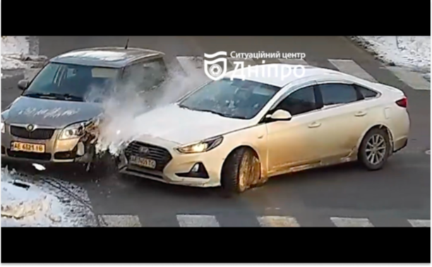 У Дніпрі на перехресті Паторжинського та Гончара сталася ДТП: подробиці