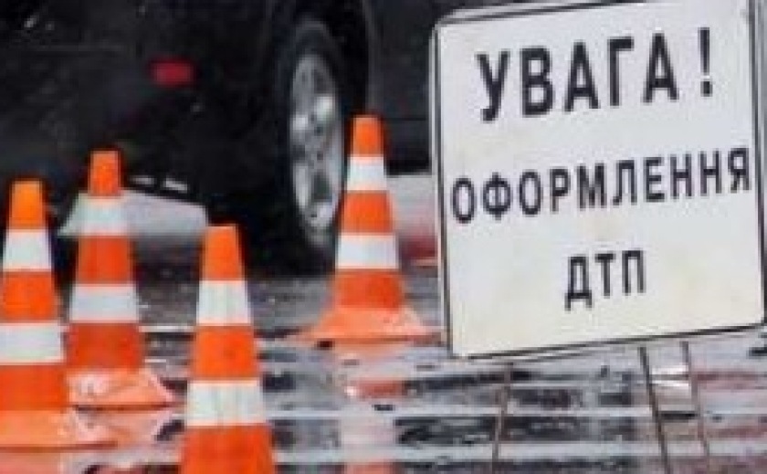 У Дніпрі на Слобожанському проспекті ВАЗ в'їхав у маршрутку