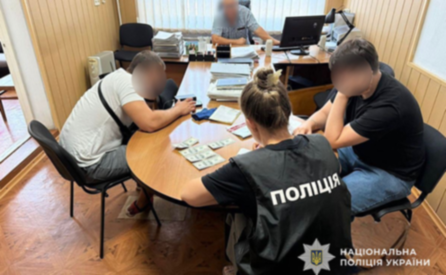 2500 доларів за вступ на магістратуру: справу щодо двох посадовців у Дніпрі передано до суду