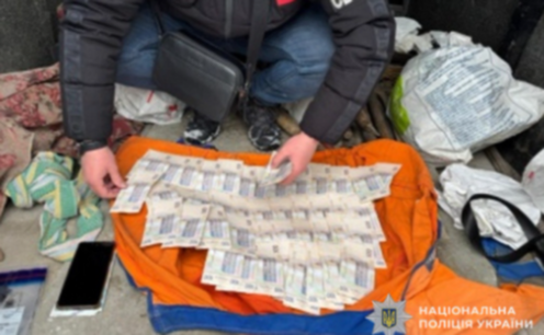 На Дніпропетровщині поліцейські повідомили про підозру учасникам злочинної групи, які організували продаж місць на кладовищі