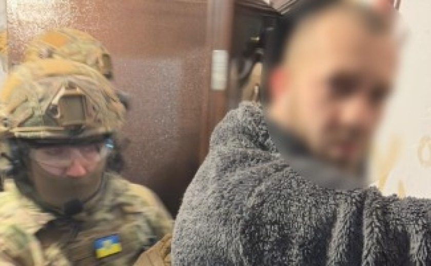 За 16 або 40 тис. долларів «вивозили» військовослужбовців з місць проходження служби та переправляли їх через кордон: у Дніпрі Нацполіція затримала угруповання
