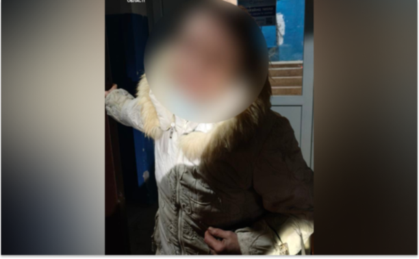 У Дніпрі патрульні допомогли жінці, яка заблукала, повернутися додому
