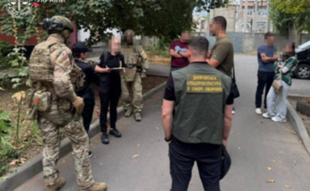Пособництво у дезертирстві: до суду скеровано обвинувальний акт щодо колишнього командира та двох цивільних
