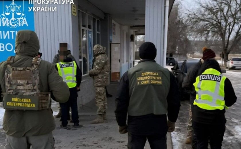 8 000 доларів за втечу зі служби: на Дніпропетровщині викрили схему пособництва у дезертирстві