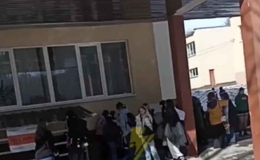 Вибух у ліцеї Дніпра: кількість постраждалих збільшилася