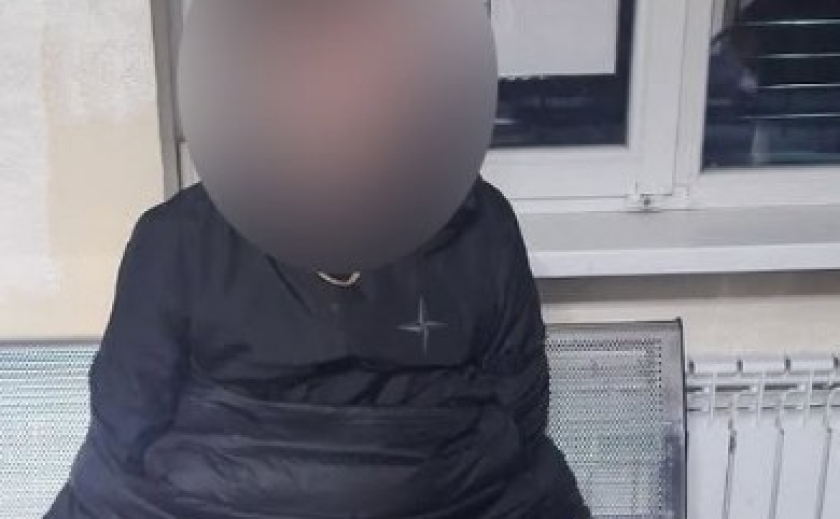 Трощив електрощитову та бив пляшки: у Дніпрі патрульні затримали чоловіка напідпитку