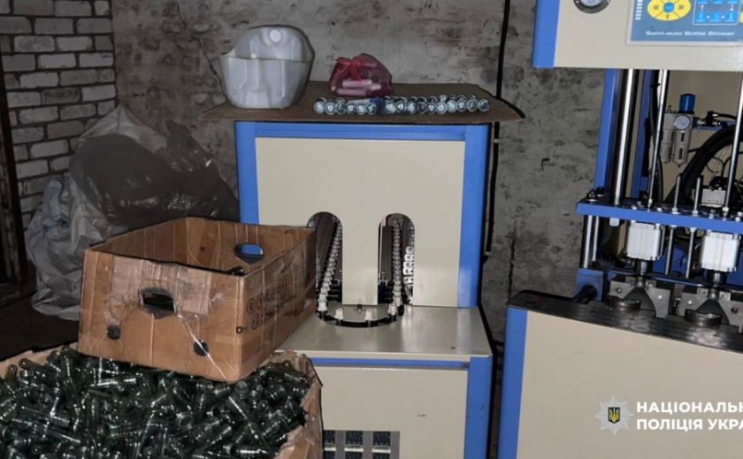 Вилучено понад 2 тонни фальсифікованого алкоголю: у Кривому Розі поліція викрила підпільне виробництво