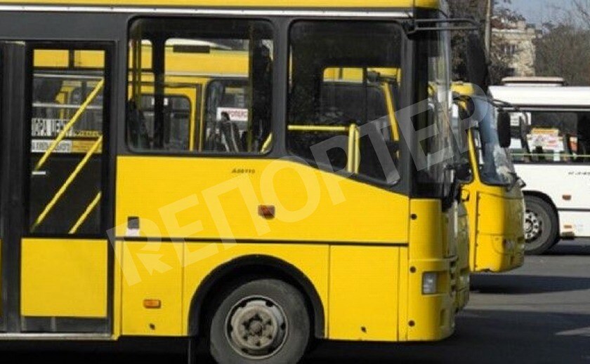 В Днепре девушку избили в маршрутке