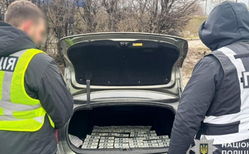 У Дніпрі поліцейські викрили схему незаконного списання з військового обліку