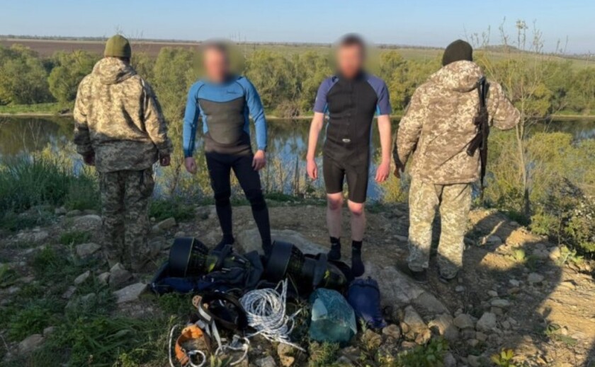 Житель Дніпропетровщини намагався перетнути кордон за допомогою підводного скутера