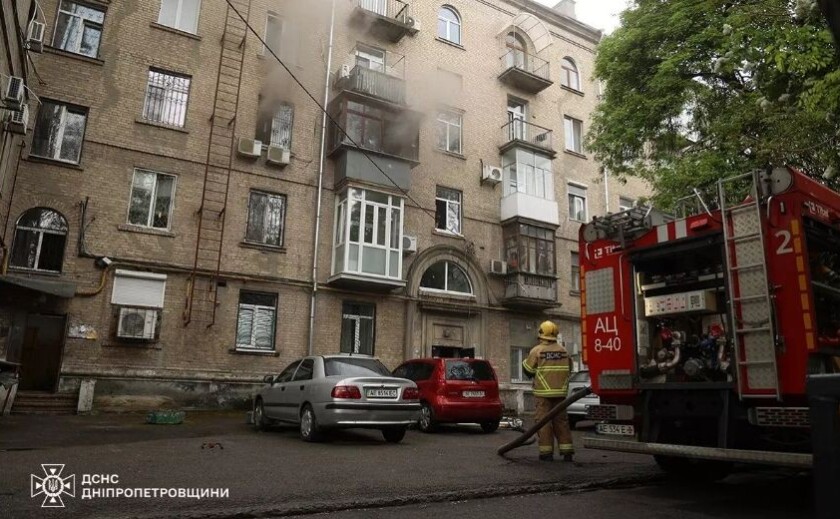 Дніпровські вогнеборці ліквідували пожежу у квартирі в Центральному районі міста