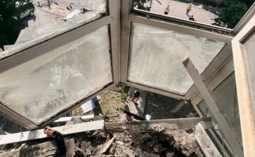 У Дніпрі ворог вдарив по двох багатоповерхівках: інформація щодо постраждалих з'ясовується