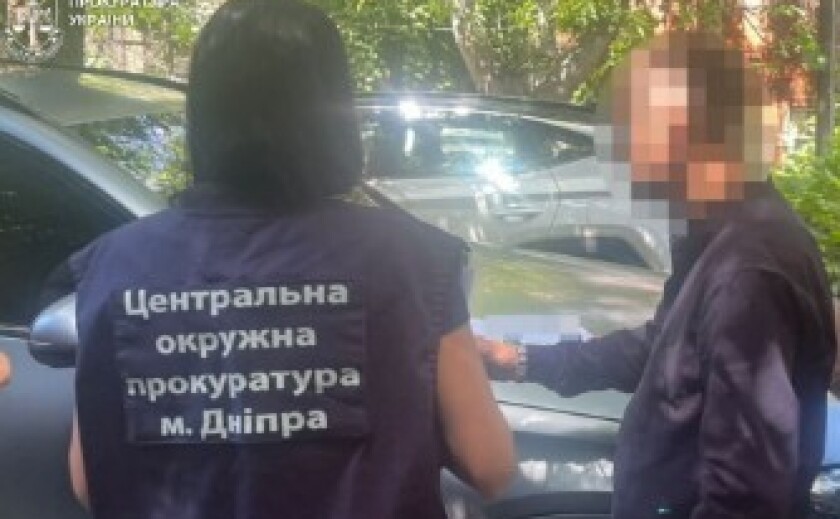 Незаконно переоформив квартиру померлого та продав — у Дніпрі викрито адвоката