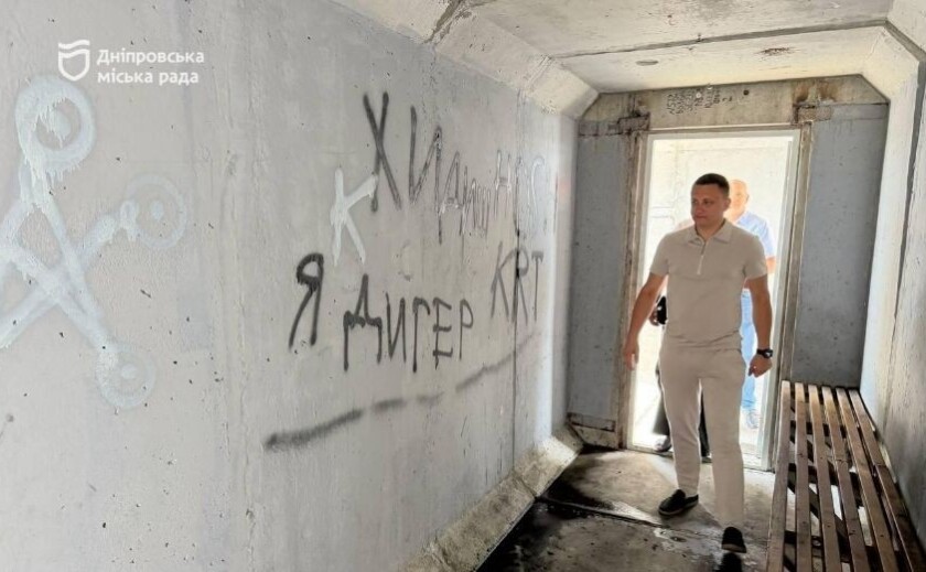 Перетворилися на туалети та місця для безхатьків: у Дніпрі перевірили стан модульних укриттів