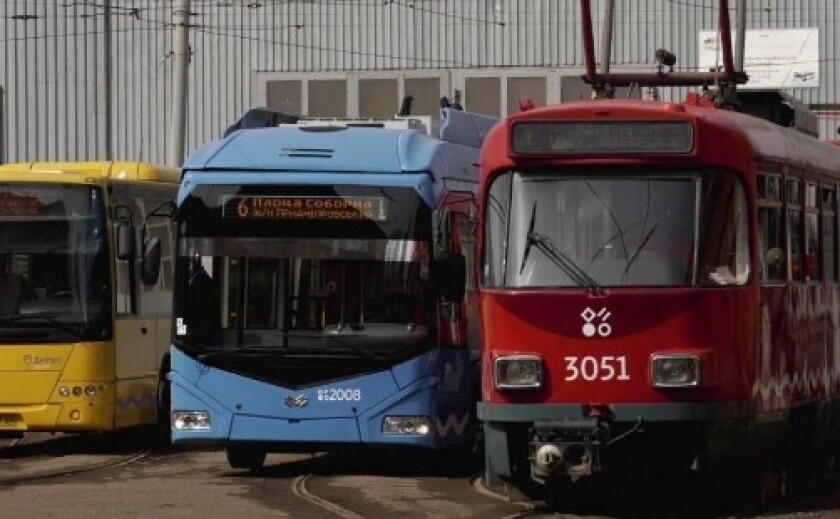 У Дніпрі 24 серпня діють зміни у роботі громадського транспорту: подробиці