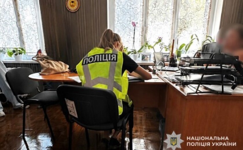 Хабар за вступ до коледжу: на Дніпропетровщині слідчі повідомили про підозру жінці