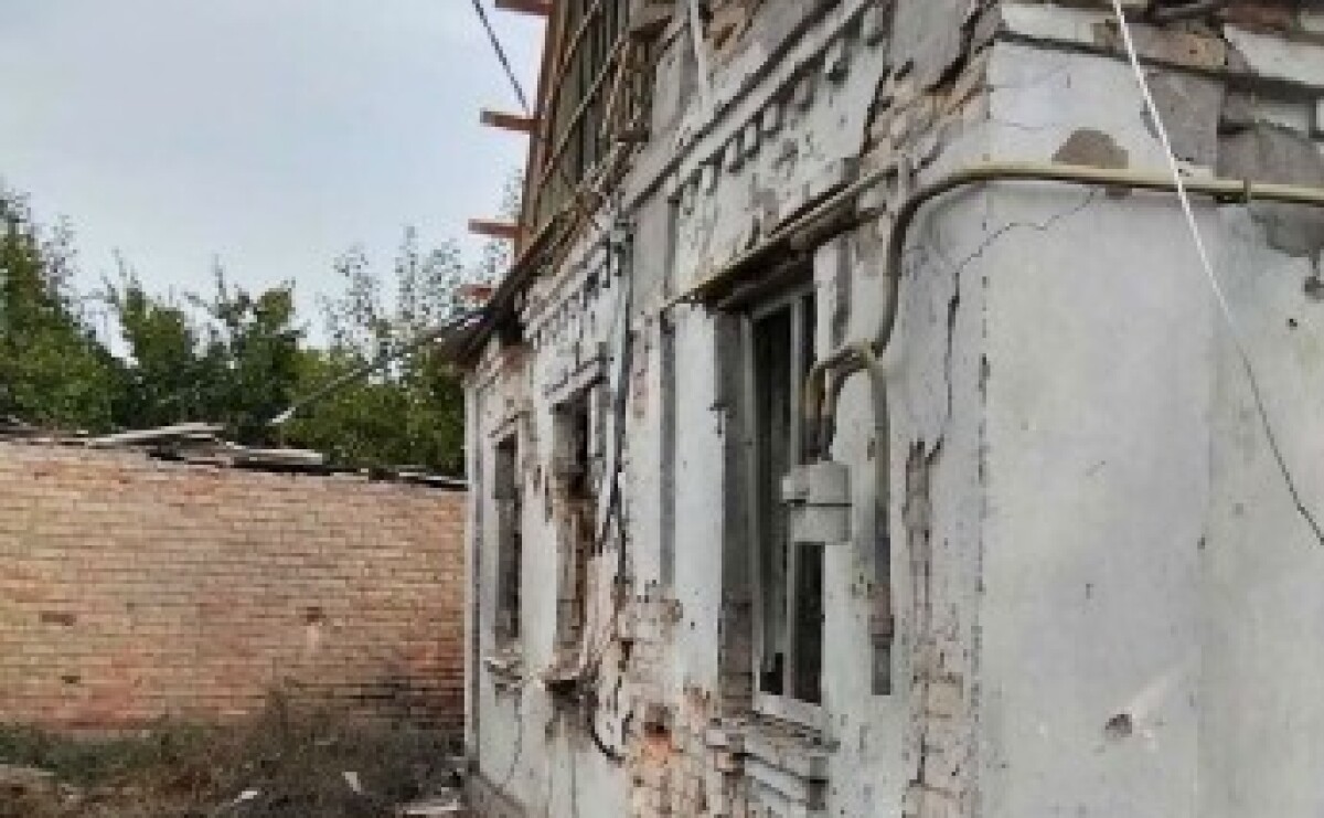 Впродовж доби ворог атакував цивільну інфраструктуру Дніпропетровської області: пошкоджено підприємство, заклади освіти, житлові будинки