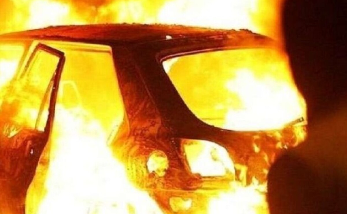 У Дніпрі повідомили про підозру 19-річному хлопцю та 15-річній дівчині за умисне пошкодження автомобіля