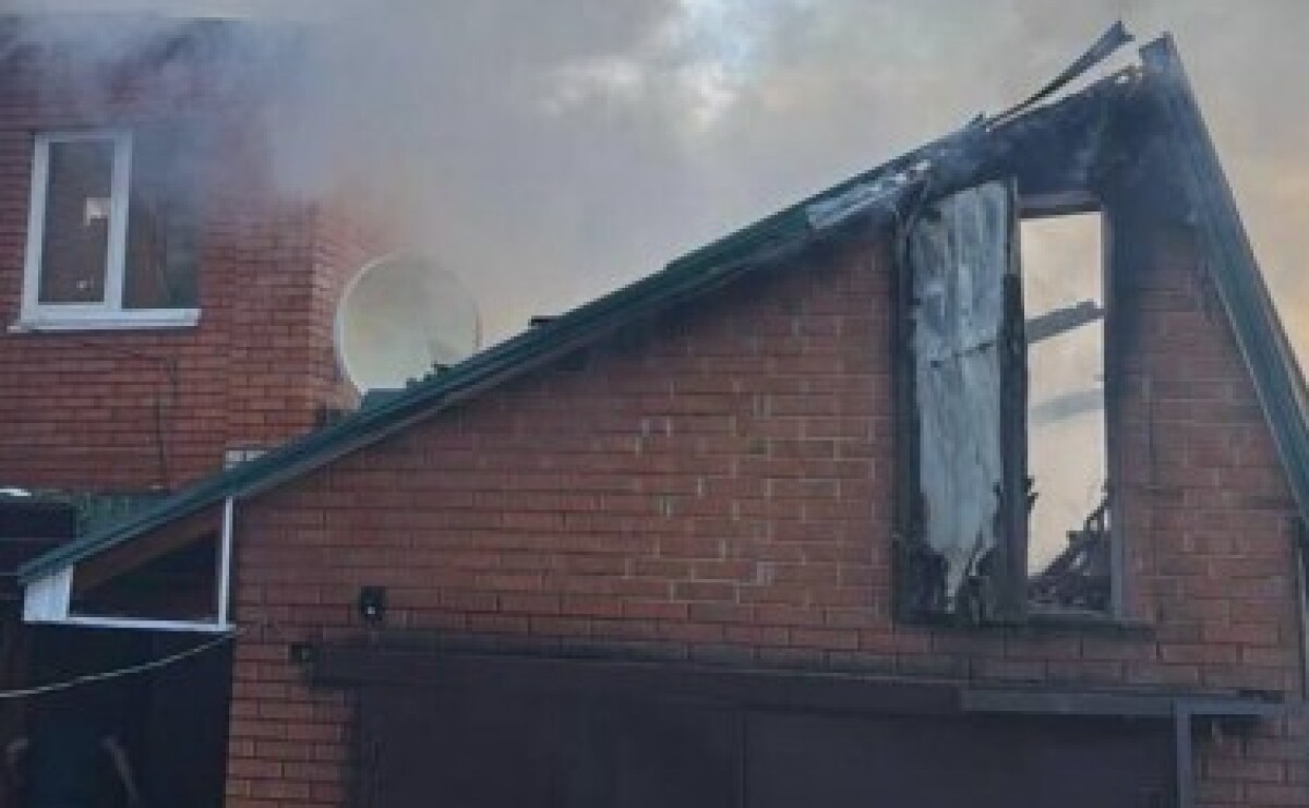Ворожий удар по Дніпру 30 вересня: зайнявся приватний будинок
