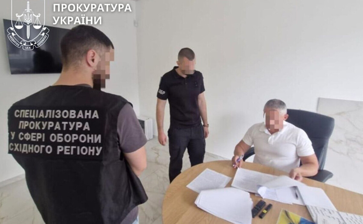 Двух начальников медслужбы и военнослужащую будут судить из-за незаконных «боевых» выплат на 2,4 миллиона гривен