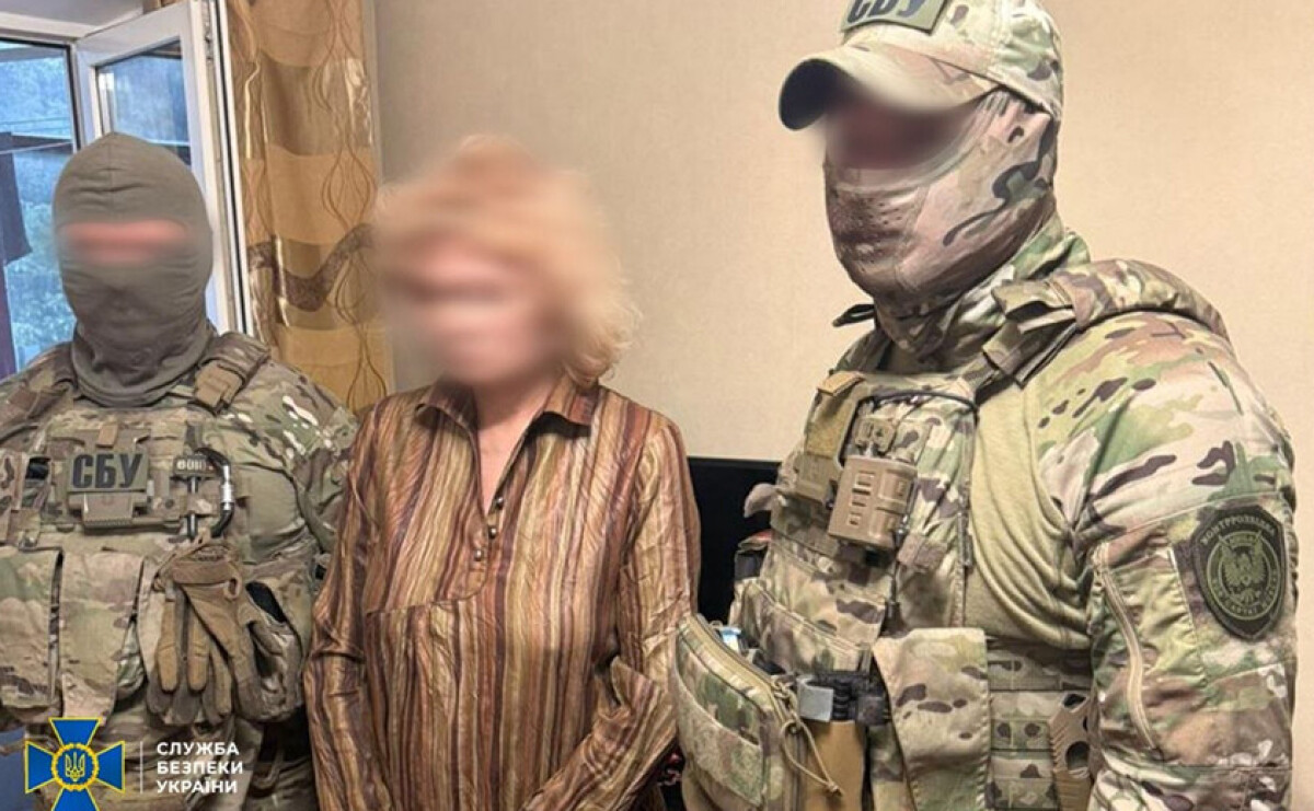 На Дніпропетровщині затримали підозрювану в коригуванні російських атак по оборонних підприємствах