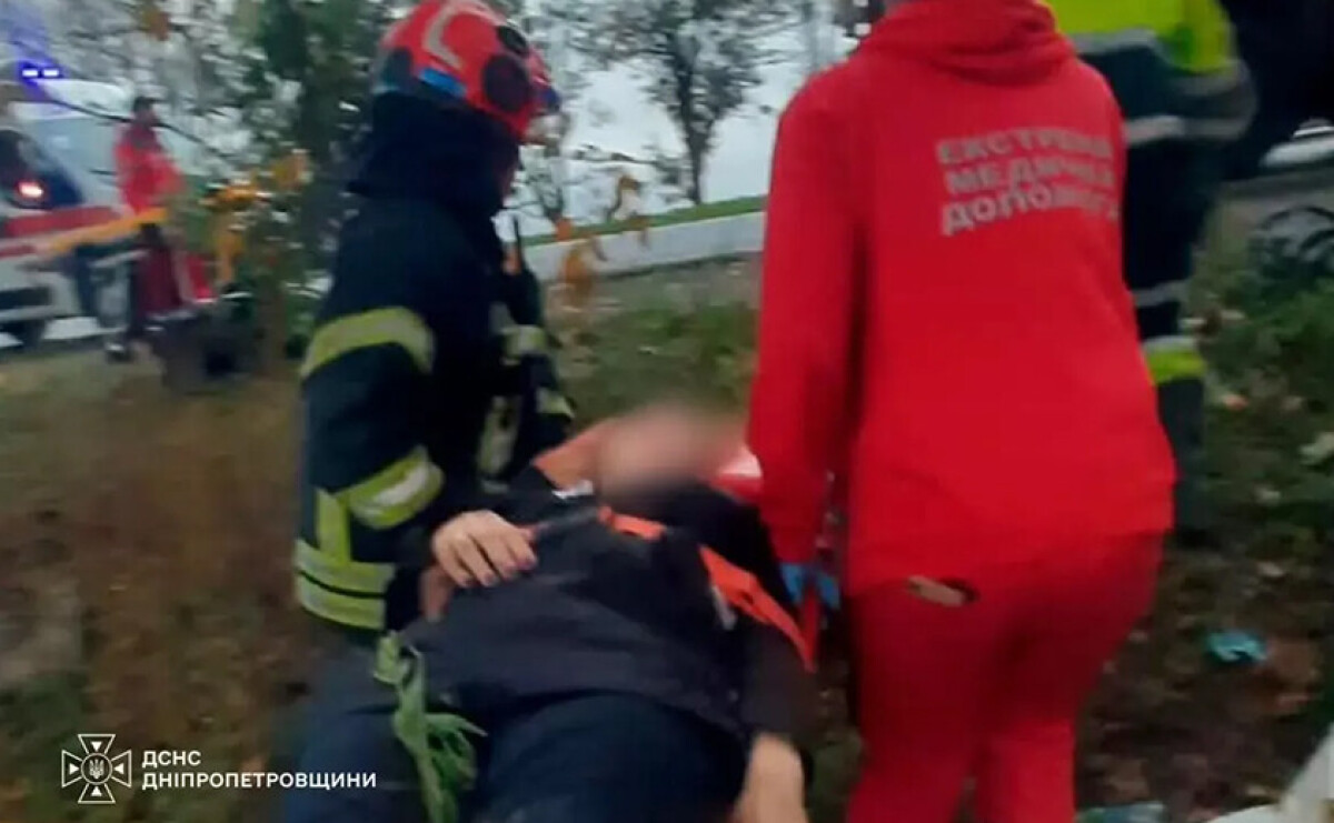 У Дніпрі внаслідок ДТП загинув водій ВАЗ, троє пасажирок постраждали